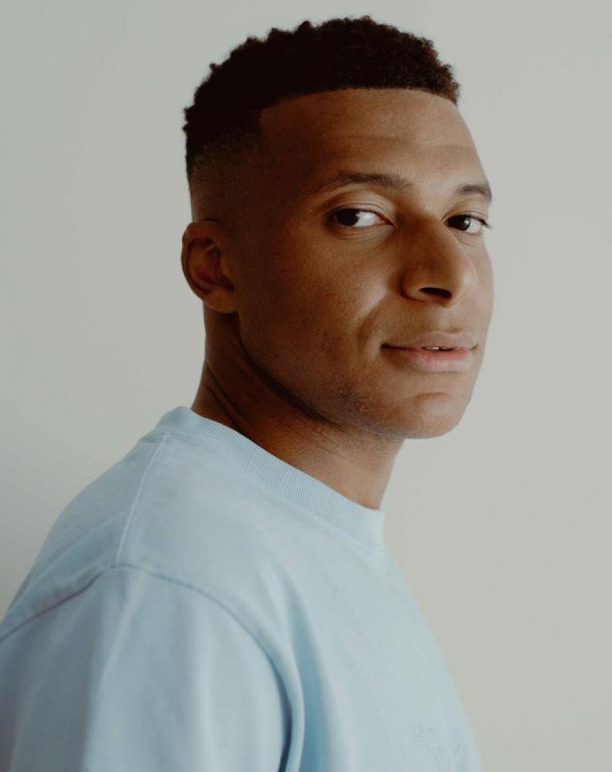 姆巴佩谈与巴黎争纷:不会诋毁有好朋友的球队 本可以更早去皇马