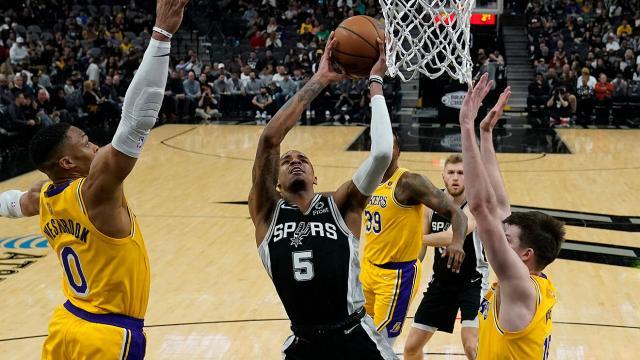 yl23455 永利-韦少独自带队一言难尽,他为何又跟场边球迷吵起来